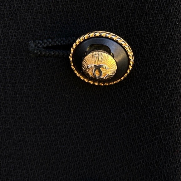 CHANEL | 93A Women’s Wool/Silk Black Double-Breasted Gold Button Jacket-Size 42 - Picture 15 of 15
